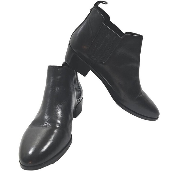 Michael Kors ~Woman Size 6.5~ Black Leather Booties Pull-On. - Picture 8 of 12